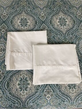 Charisma cream Pillowcase Set - 2 king soft smooth finish